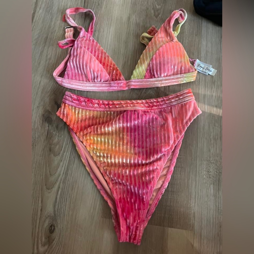 Dippin Daisy’s Swimsuit Set